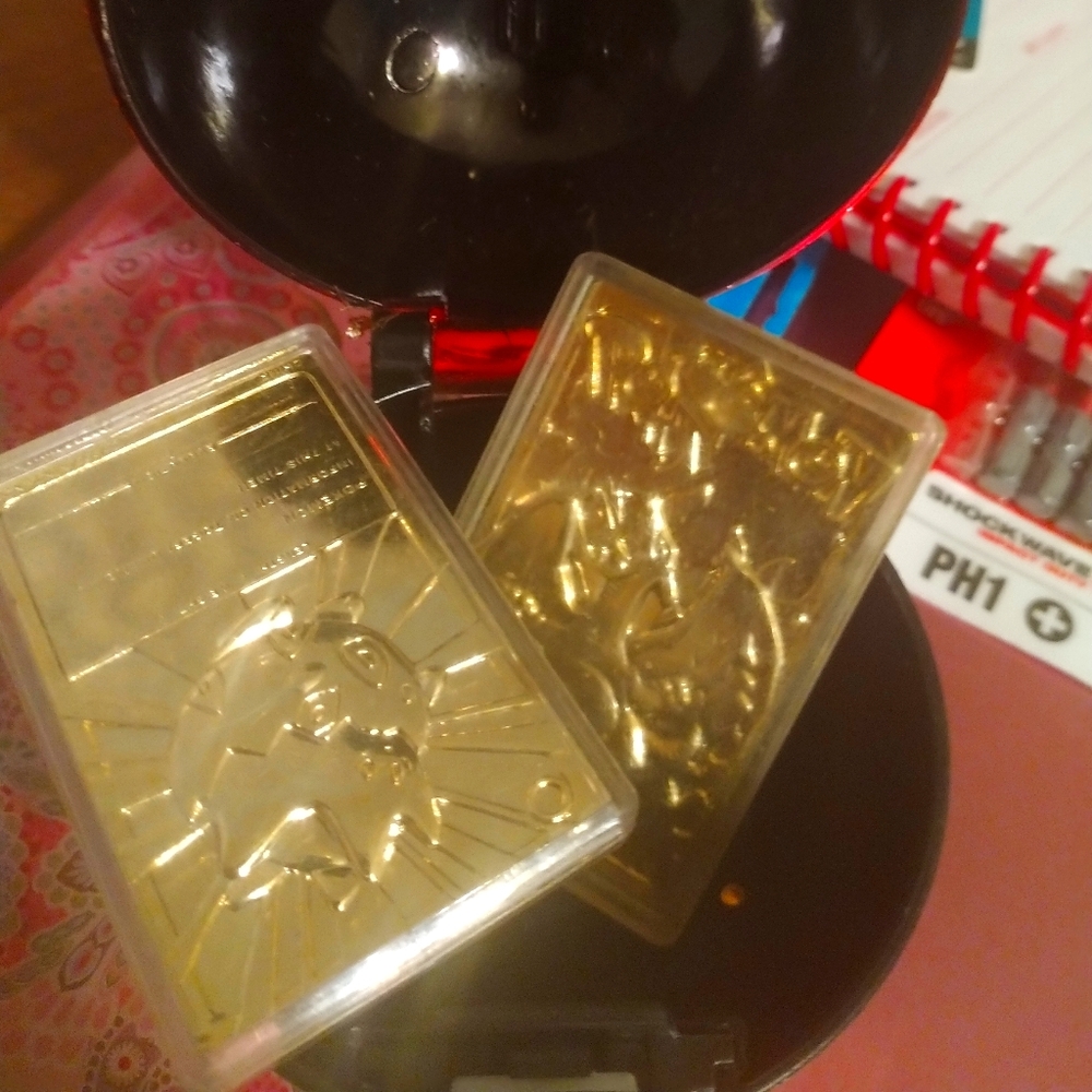 2 x 23k gold plated collector Pokemon cards